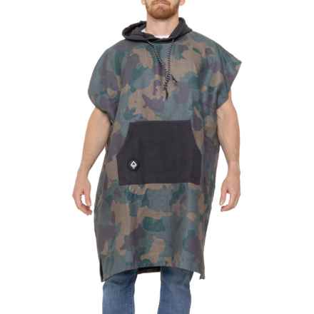 Nomadix Changing Poncho - Short Sleeve in Camo Green