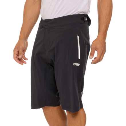 Oakley Reduct Berm Cycling Shorts and Liner Chamois Shorts in Blackout