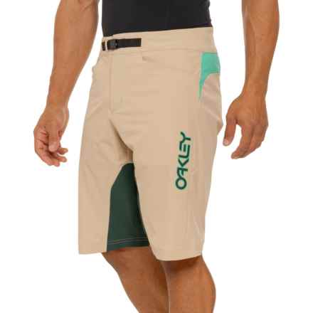 Oakley Seeker ‘75 Shorts in Humus