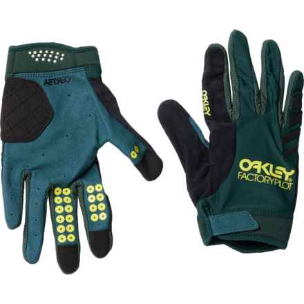 Oakley Switchback Mountain Bike Gloves in Hunter Green (Helmet)