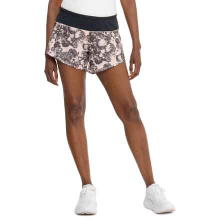 Oiselle Toolbelt Roga Shorts in Rose Botanical Print