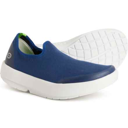 Oofos OOmg EeZee Sneakers (For Women) in White/Navy