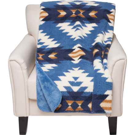 Pendleton Eagle River Sherpa Throw Blanket - 50x70” in Blue