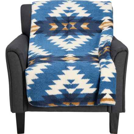 Pendleton Eagle River Sherpa Throw Blanket - 50x70” in Blue