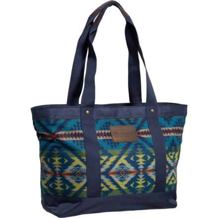 Pendleton Zip Tote Bag in Diamond Desert