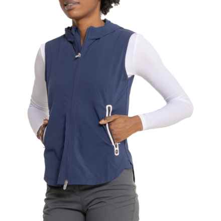 Peter Millar Flex Adapt Full-Zip Hooded Vest in Navy