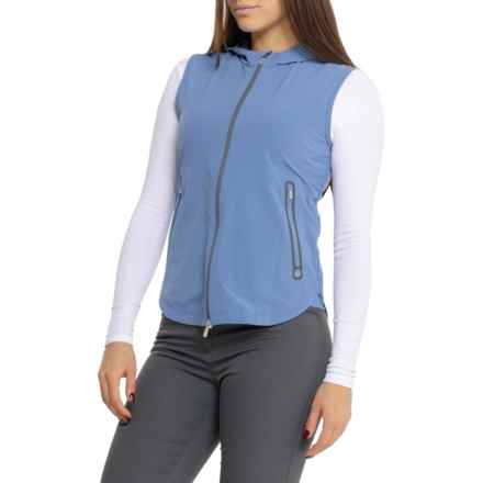 Peter Millar Flex Adapt Full-Zip Hooded Vest in Storm