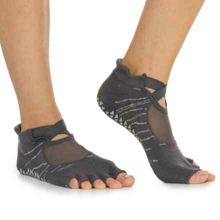 Pointe Studio Medium-Large - Dunes Toeless Grip Socks - Ankle (For Women) in Glacier Grey