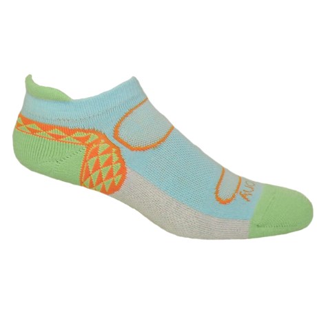 Saucony Triangle No-Show Tab Socks - Below the Ankle (For Women)
