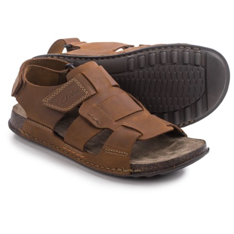 clarks sandals mens brown