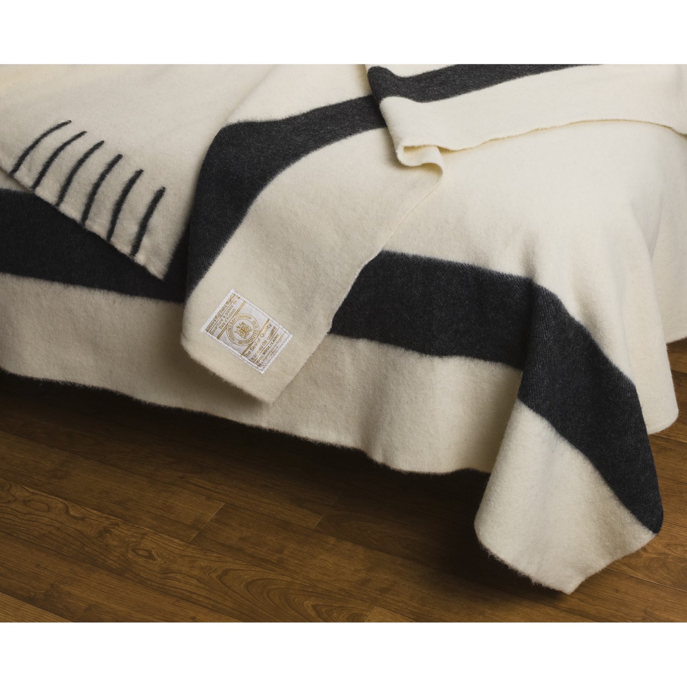 Woolrich Hudson Bay 6 Point Wool Blanket   Queen 4862R