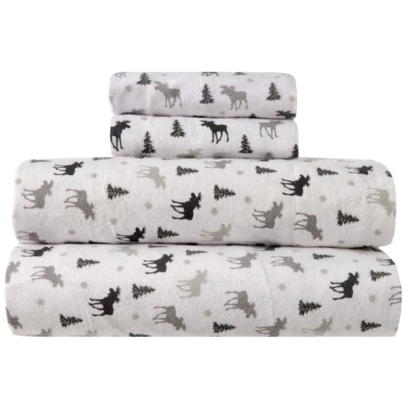 Lodge Living Winter Moose Flannel Sheet Set - Queen