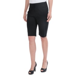 Paperwhite Stretch Cotton Shorts (For Women)