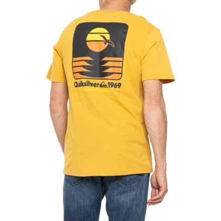 Quiksilver Sunset Now Graphic T-Shirt - Short Sleeve in Mustard