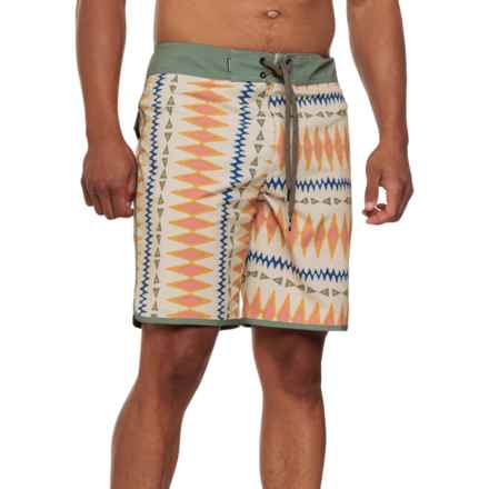Quiksilver Surfsilk Scallop Boardshorts -19” in Oyster White Dobby Ss