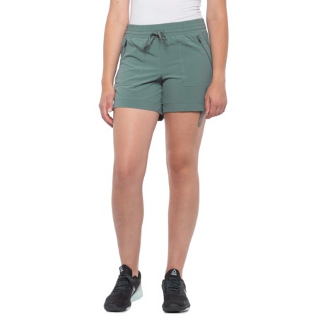 womens stretch walking shorts