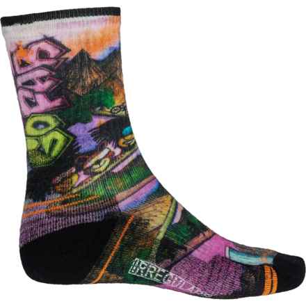 SmartWool Mountain Maze Light Cushion Hiking Socks - Merino Wool, Crew (For Men and Women) in Power Pink