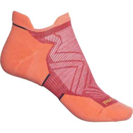 SmartWool Targeted Cushion Low-Cut Running Socks - Merino Wool, Below the Ankle (For Women) in Pomegranate