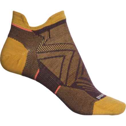 SmartWool Zero Cushion Running Socks - Merino Wool, Below the Ankle (For Women) in Bordeaux