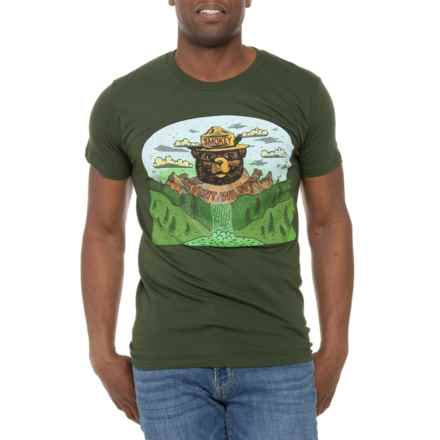 SMOKEY THE BEAR Landscape T-Shirt - Short Sleeve in Forest Green