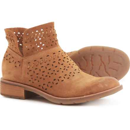 Sofft Bristow Booties - Suede (For Women) in Saddle