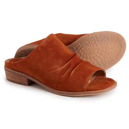 Sofft Netta Sandals - Suede (For Women) in Luggage
