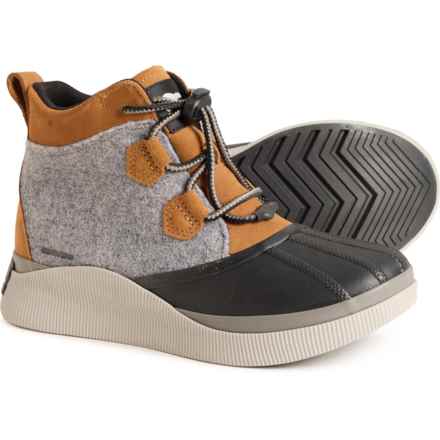 Sorel Girls Out N About IV Classic Pac Boots - Waterproof, Leather in Taffy, Black