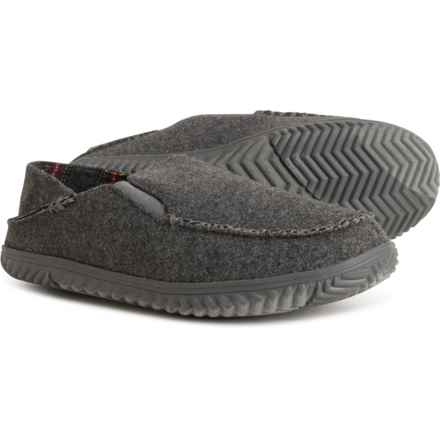 Staheekum Curbside Flannel Slippers (For Men) in Charcoal