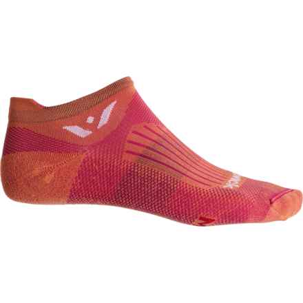Swiftwick ASPIRE No-Show Running Socks - Below the Ankle (For Men) in Boysenberry