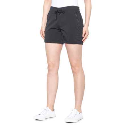 Swiss Alps Stretch Trail Pull-On Shorts in Black