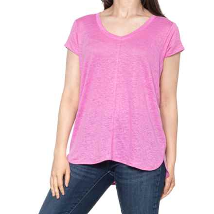 Tahari Seamed V-Neck Shirt - Linen, Short Sleeve in Cherry Blossom