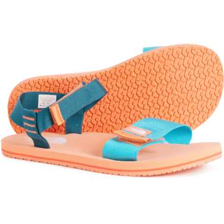 The North Face Girls Skeena Sandals in Scubablue/Dustycoralorange