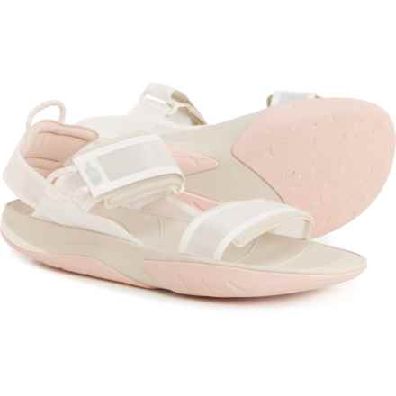 The North Face Skeena Sandals (For Women) in Sandstone/Pink Moss