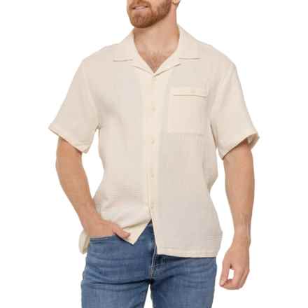 THOMAS STERLING Textured Woven Shirt - Short Sleeve in Beige