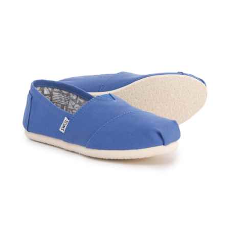 Women S Shoes Average Savings Of 54 At Sierra Trading Post Toms Classic Canvas Shoes Slip Ons For Women In Regatta Blue