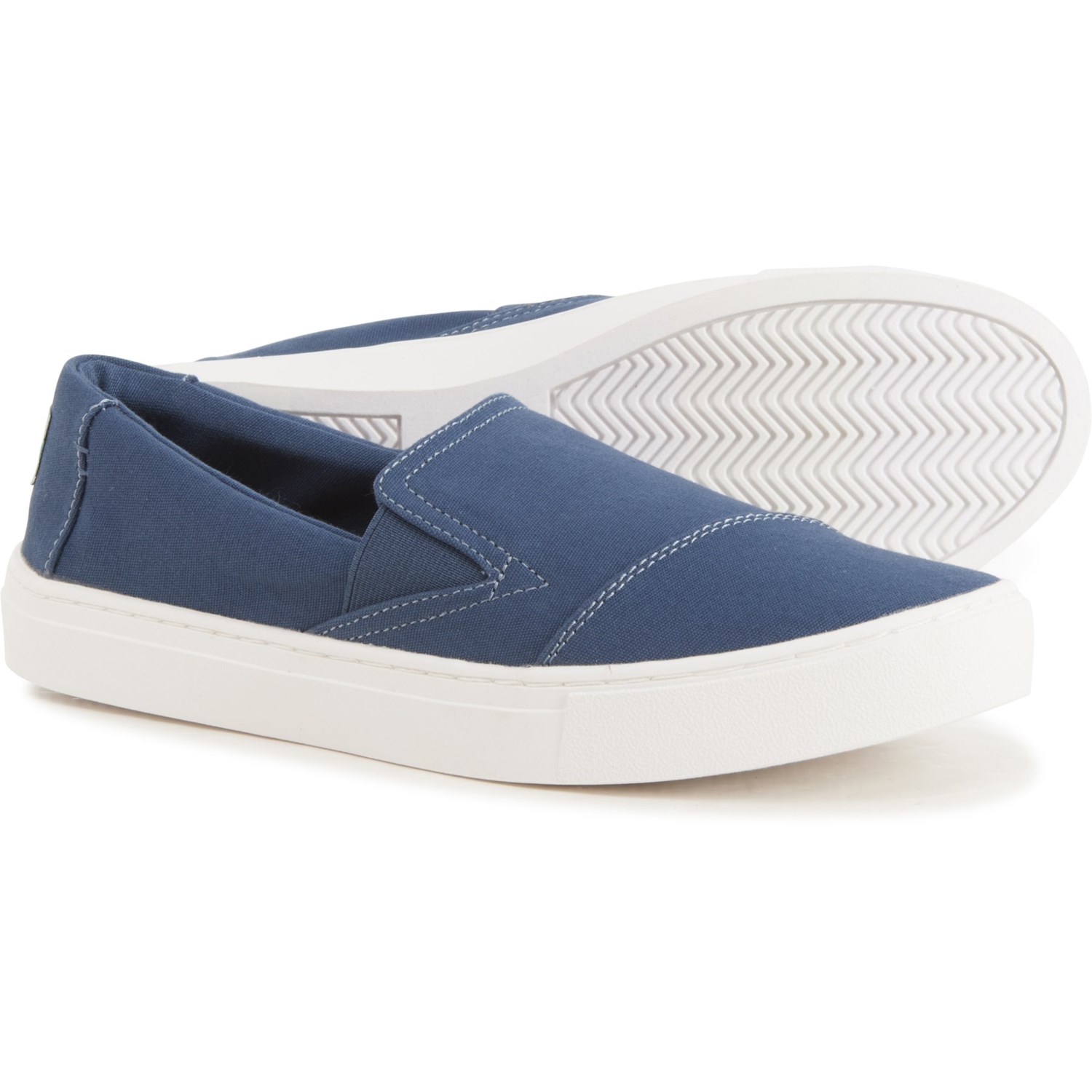 pull on canvas shoes