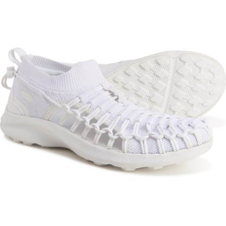 white star tennis shoes