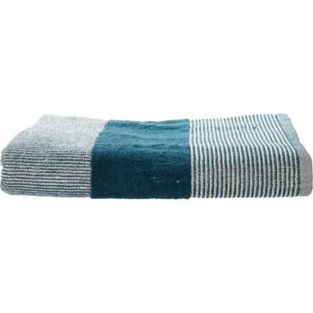 VAURNA Mingled Jacquard Bath Towel - 27x54”, Teal in Teal