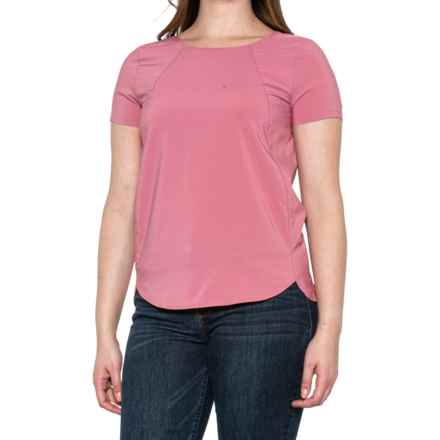 Willow Blossom Solid Active T-Shirt - Short Sleeve in Heather Rose